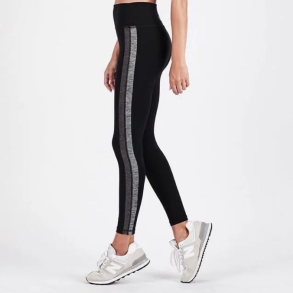 Vuori Black Grey Two Toned Racer Striped High Rise Breathable Soft Leggings L?